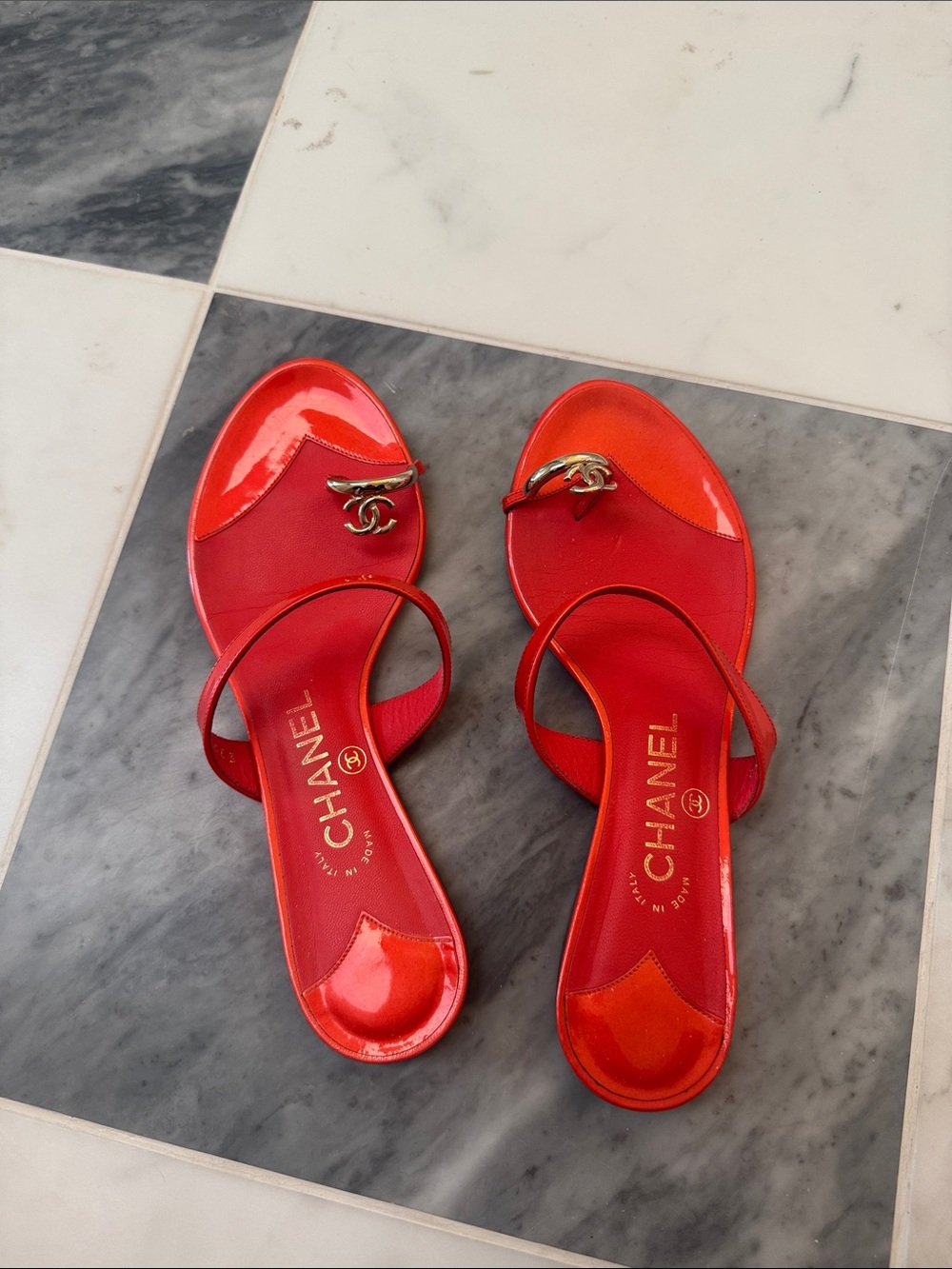 CHANEL Orange Patent Leather CC-Logo Flat Sandals